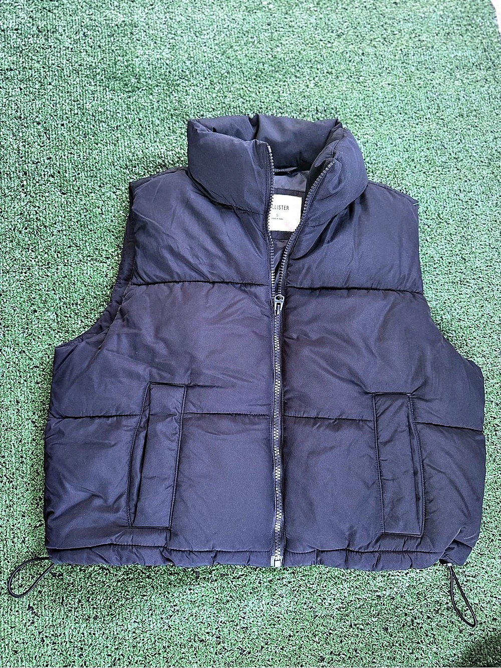 Hollister Women'Small Puffer Vest Black Size Small